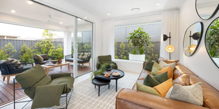 The Role of Natural Light and Open Floor Plans in Contemporary Residential Design